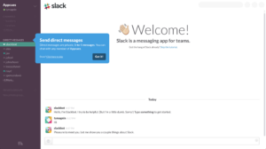 Slack با پیامی از Slackbot، کاربران جدید را تشویق می‌کند تا استفاده از محصول را یاد بگیرند. برای جلوگیری ازخستگی کاربران جدید، Slack همه ویژگی ها را به جز بخش پیام پنهان می کند. هنگامی که کاربران نحوه ارسال پیام با Slackbot را یاد گرفتند، به تدریج با ویژگی های اضافی آشنا می شوند.